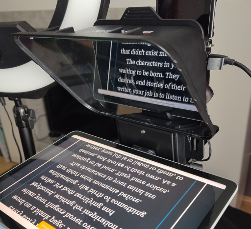 Teleprompter Mode for Professional Readings and Presentations